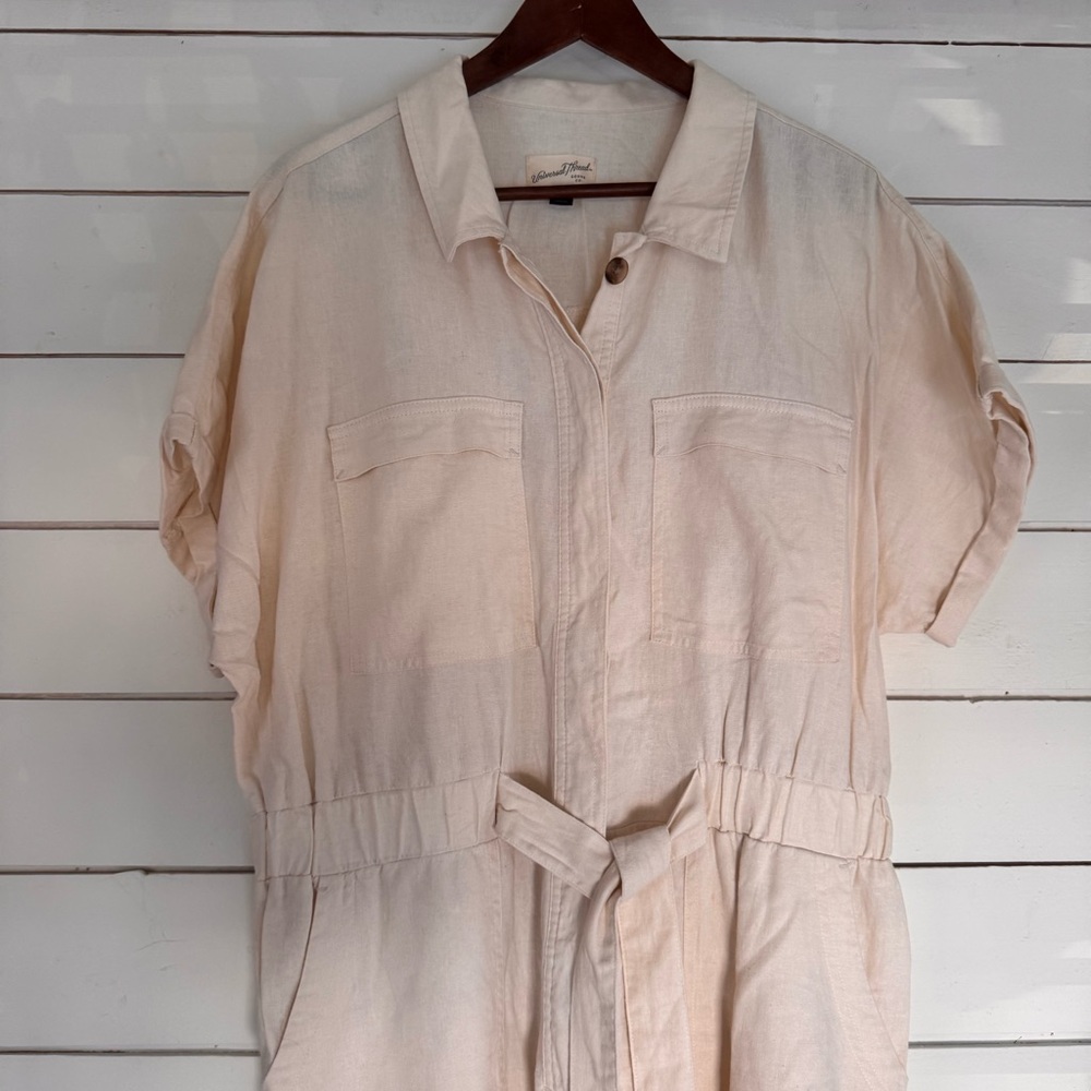 Universal Thread Short-Sleeve Linen Jumpsuit in cream. Size: 14 - Picture 3 of 15